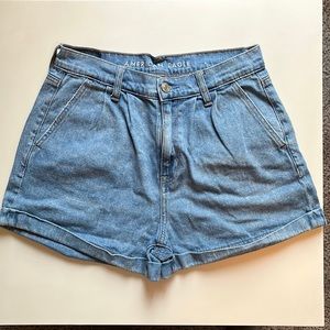 American Eagle Denim High Rise Mom Short: Size 4